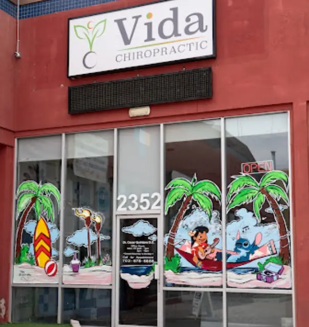 Vida Chiropractic Injury Clinic and Wellness Center Dr. Cesar Quintana